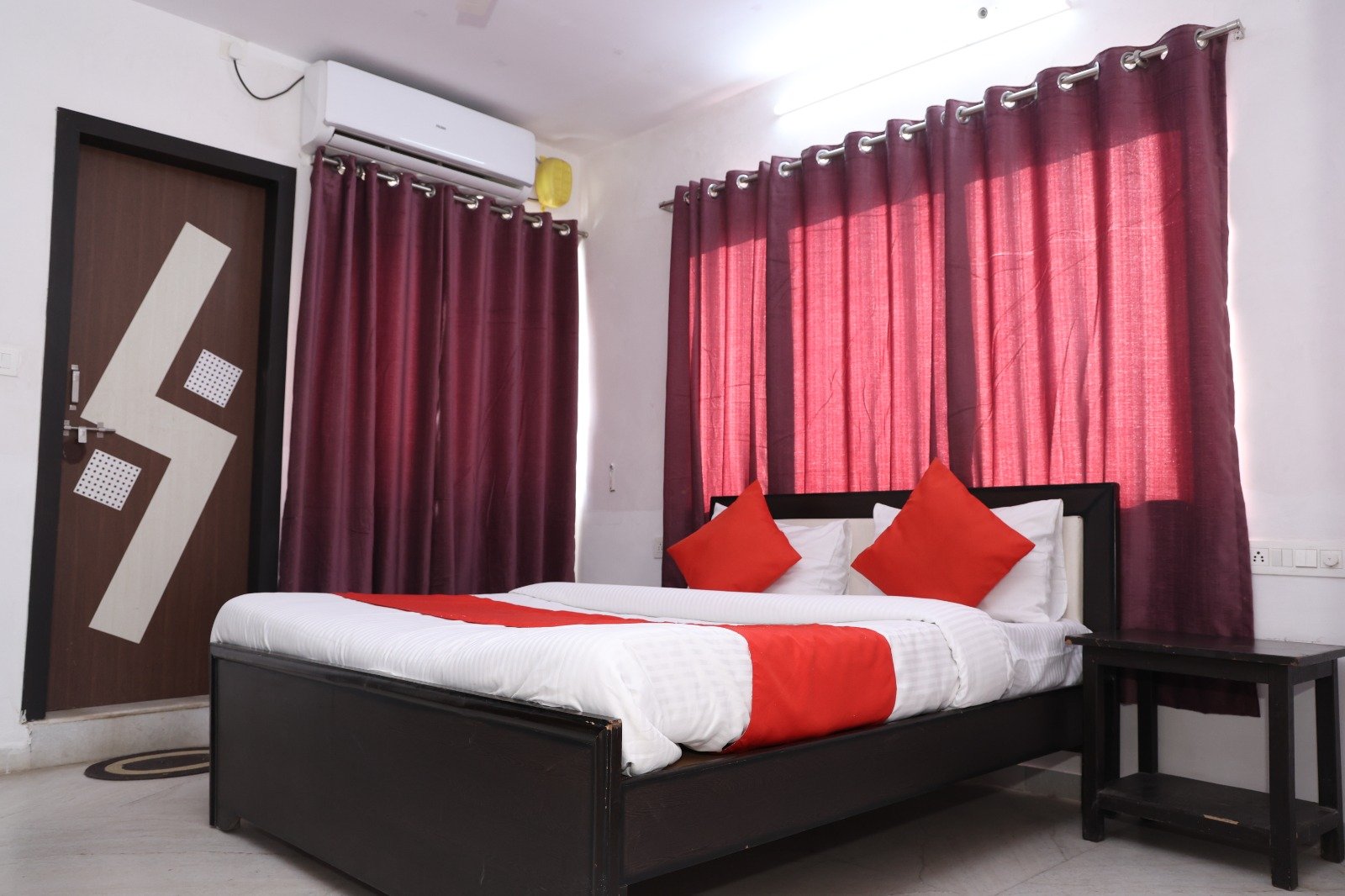 Deluxe AC Room